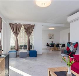 6 bedroom villa with pool near Pula, sleeps 12